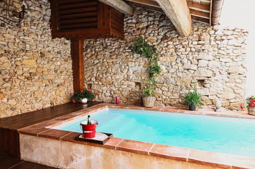 Mirepoix Bed & Breakfast | Demeure de la Carmine, sejour bien-etre d'exception, piscine, hammam, champagne