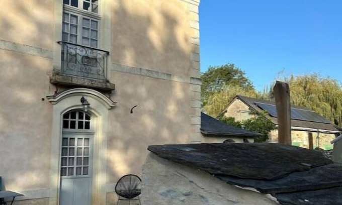 Feneu House | Demeure du 18e Siècle Rénovée