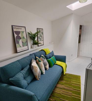 Waddon Apartment | Denfi Studio Apartment