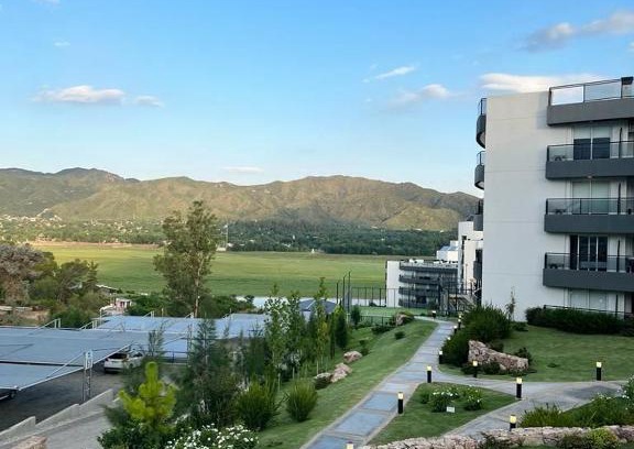 Villa Parque Siquiman Apartment | Departamento Veneto Village - B