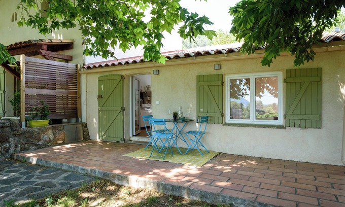 Sollies Pont Apartment | Dependency rental in a mas in Provence for 2 people