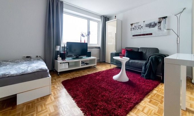 Am Luitpoldpark Apartment | Description