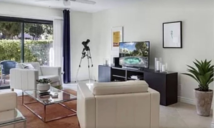 Palm Desert Condo | Desert Flower Retreat in Palm Desert near El Paseo