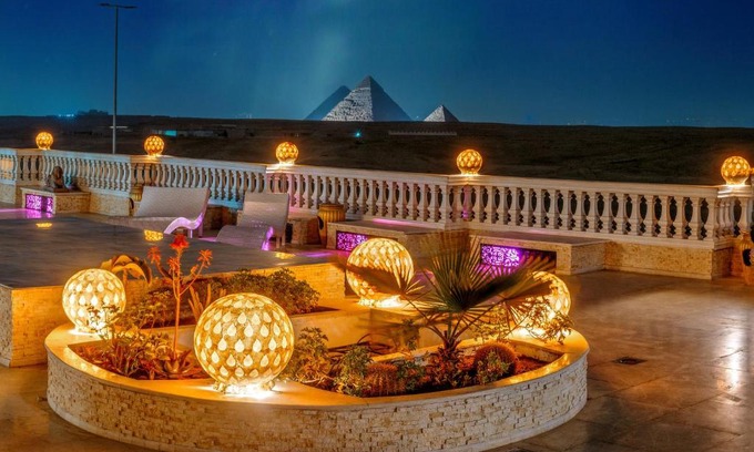 Pyramids Gardens Hotel | Desert Moon