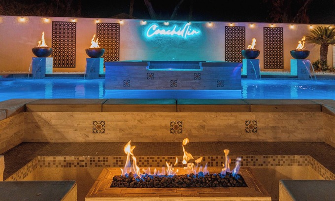 Coachella House | Desert Paradise: 6 King Bed, Resort Pool & Game