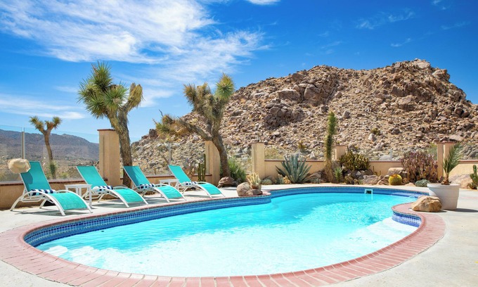 Monument Manor House | Desert Shadows by AvantStay | Breathtaking Views & Pool