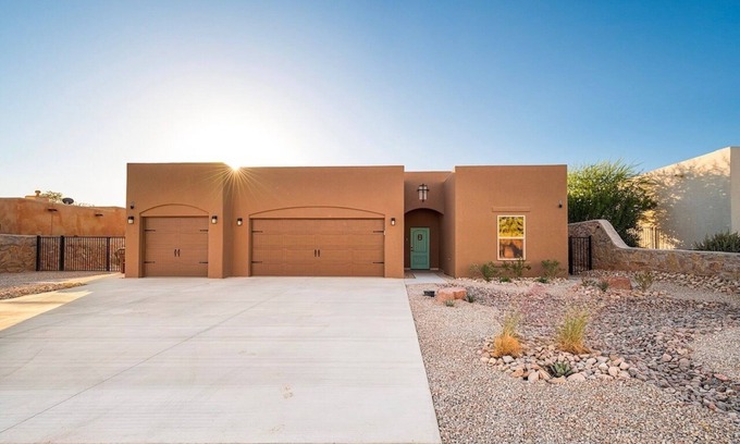 Las Cruces House | Desert Whisper 3-bedroom home with WiFi, AC, EV charger