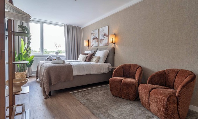 Municipality of Tilburg Apartment | Designed with students in mind — affordable, comfortable, and near campus. Cook in the shared kitchen, do laundry on-site, and enjoy a peaceful study environment.