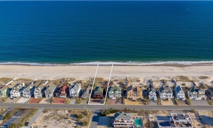 West Hampton Dunes House | Designer Oceanfront Luxury Bdrms! surround sound art collection,hot tubonBeach