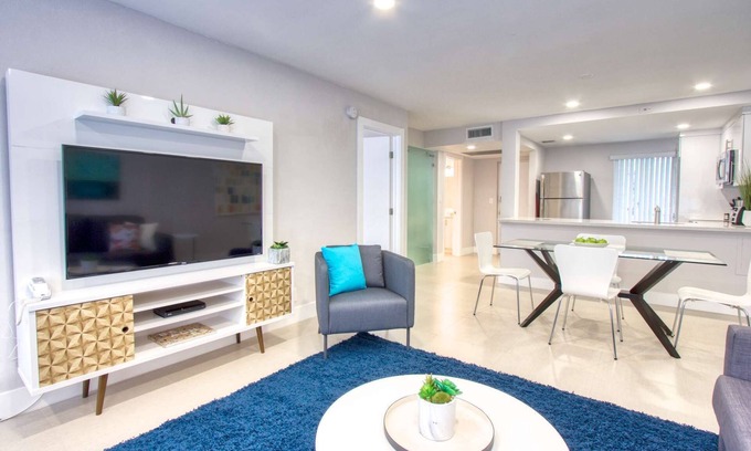 Downtown Fort Lauderdale Condo | ✨Designer One Bedroom Apartment at Fort Lauderdale