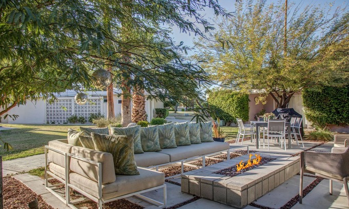 Rancho Mirage Cottage | Designer Remodel Mid-Century Cottage in Rancho Mirage
