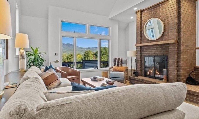 Stowe Area Condo | DESIGNER STOWE home: PRIME LOCATION, private hot tub with views