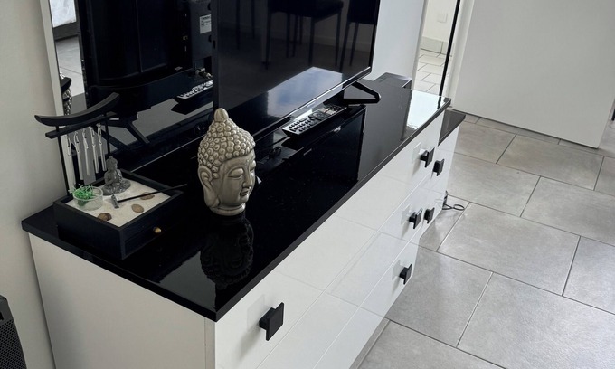 Pantin Apartment | Designer Studio Apartment