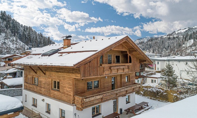 Hopfgarten im Brixental Ski Chalet | Detached chalet with sauna and sunny terrace facing south