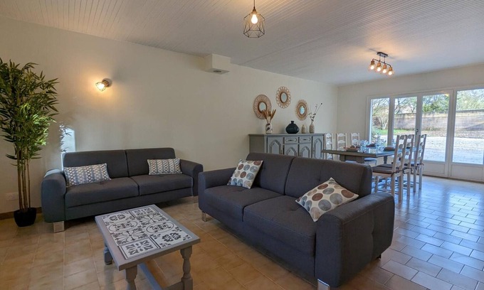 Puyreaux Cottage | Detached 3-Bedroom Gîte, Private Garden, Forest Access, Pet-Friendly, Ideal for Families
