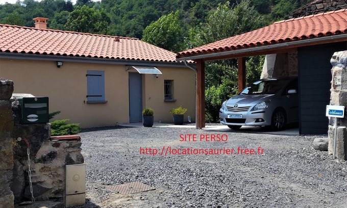 Saurier House | Detached country house, in the middle of the mountains, in Auvergne