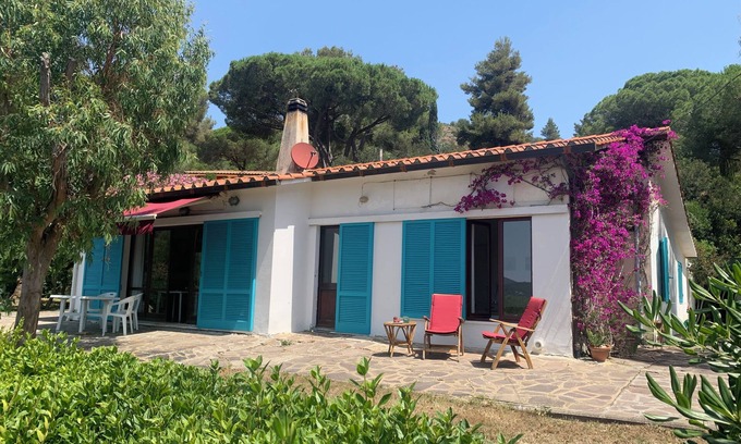 Capoliveri House | detached holiday home with sea view, quiet but central, large enclosed garden