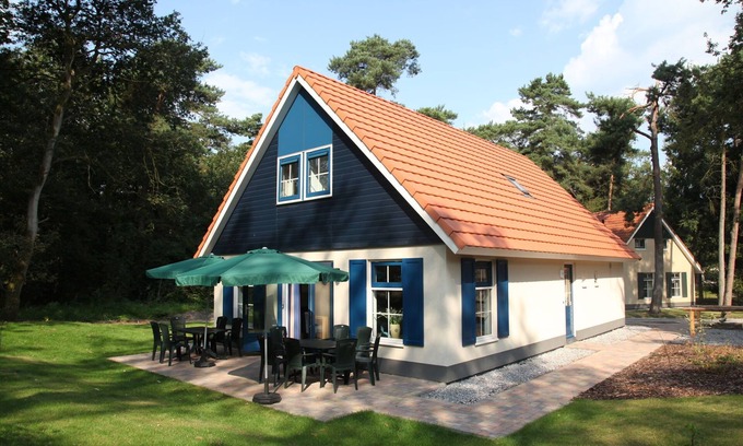 Hooghalen House | Detached holiday home with dishwasher, in a nature reserve