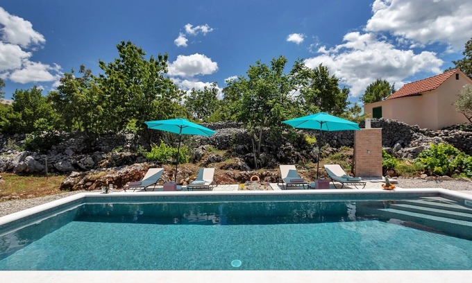 Rascane Villa | Detached holiday home with private pool, heated, children, pets welcome