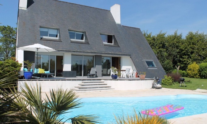 Quistinic House | Detached house with private heated pool