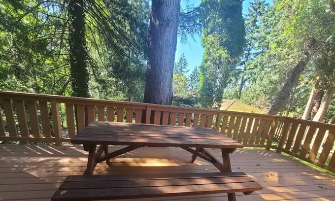 Langford Cottage | Detached Private Quiet Guesthouse