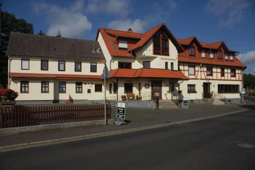 Bermuthshain House | Deutsches Haus Hotel Restaurant Gastwirtschaft Biergarten am Radweg Bermuthshain