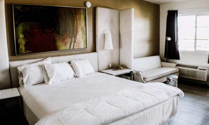 Rosamond Hotel | Devonshire Inn Motel