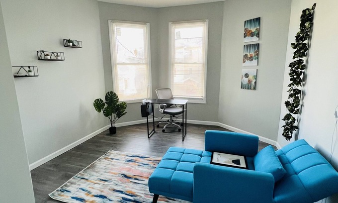 Weequahic House | Dewey Oasis: 8 minutes from airport!
