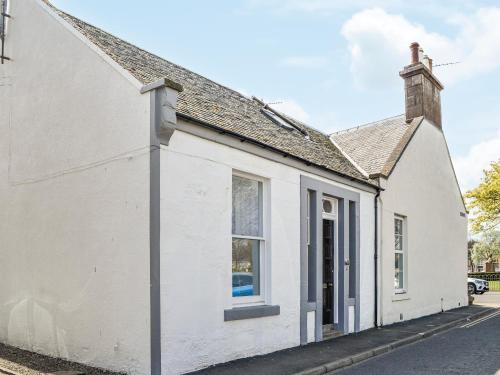 Montrose House | Dezzy's