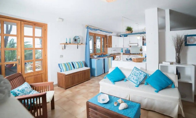 Sas Linnas Siccas Apartment | [Dimora Del Mare] Seaview apartment with garden