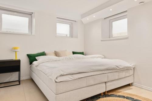 Sentrum Apartment | Dinbnb Apartments l 500m to Bryggen l Bathtub & New 2017 l Authentic Bergenshus