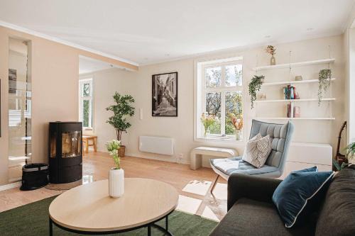 Bergen City Centre House | DINBNB Home l Historic 4BR House l 2 Free Parking l Balcony&Terrace