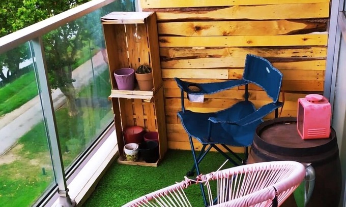 La Madeleine Apartment | Dinner overlooking the Loire