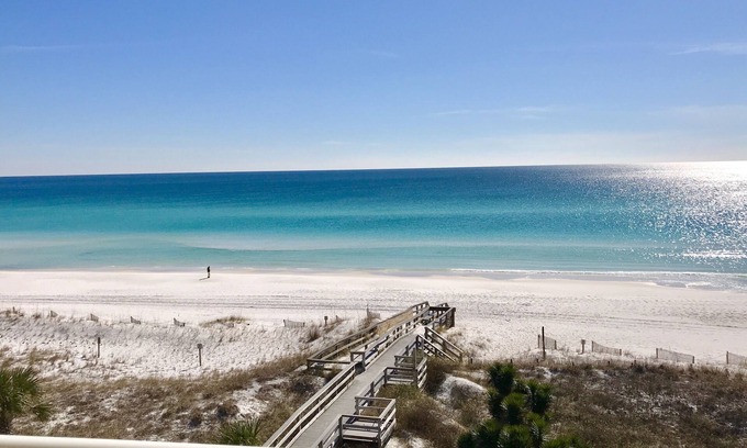 Fort Walton Beach Condo | Direct Beach Front, Beautiful Decor, Sparkling Clean, Amazing Reviews & Views!