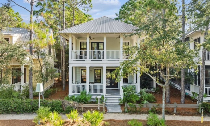 Watercolor House | Directly NEXT TO Camp WaterColor! 6-Seater LSV & 4 Bikes Included!