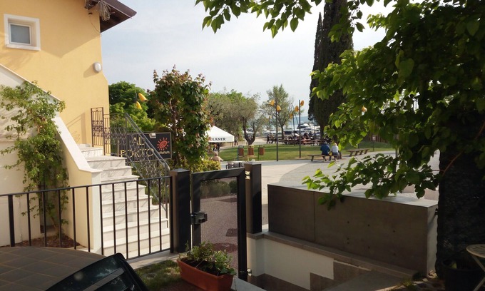 Moniga del Garda Apartment | Direttamente nel Porto Turistico di Moniga, a Pochi Metri Dalla Spiaggia