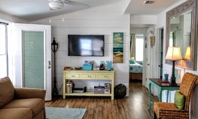 Butler Beach Cottage | DISCOUNT RATE Nov & Dec. St Augustine Beachside Cottage near Butler Beach