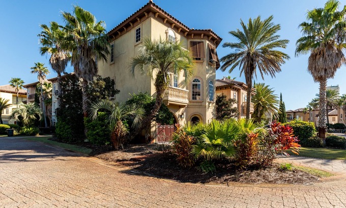 St. Tropez House | Discounted rates for June! Book Now! Great for families!
