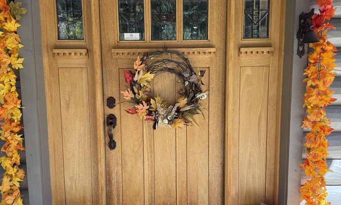 Valley of the Sun Cabin | Discounts! Luxury Log Cabin, Pet Friendly w/Hot Tub, Game Room, Steam Shower - The Claim