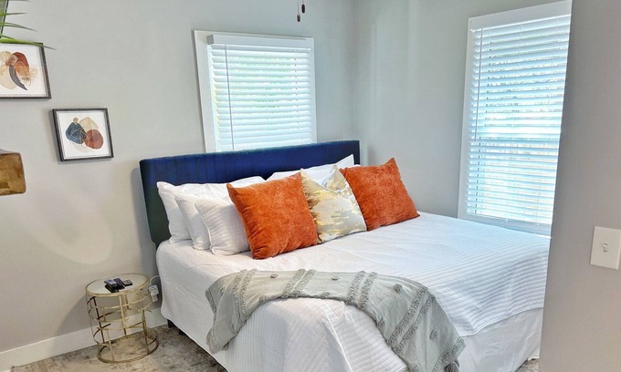 Washington Park House | Discover Atlanta from Your Urban Haven! Pet-Friendly with Free Parking!