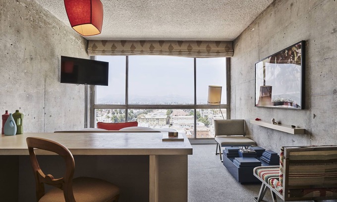 Wilshire Center Hotel | Discover Los Angeles, Central Retreat in Stylish Koreatown, Pool, Pets Allowed!