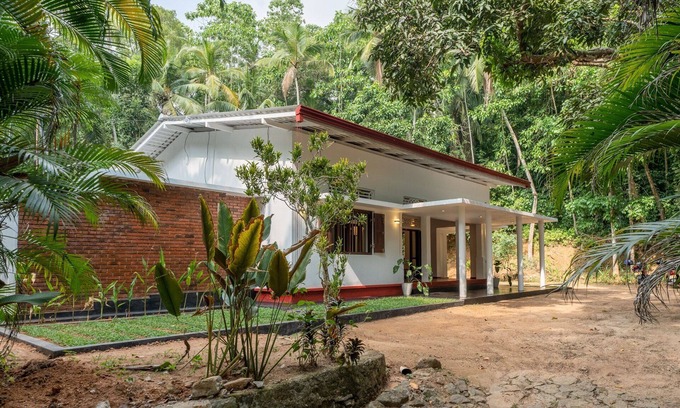 Wanchawala Villa | Discover Tranquility: Antique Villa Nestled in Nature's Embrace