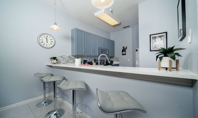 Bahama Bay Condo | Disney Condo minutes to Orlando Theme parks