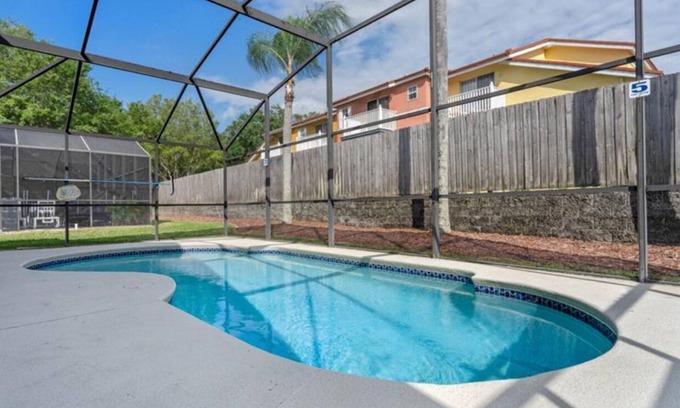 Bellavida House | Disney Themed Single Family Home, Private Pool, 15 Mins From Disney & Sleeps 10