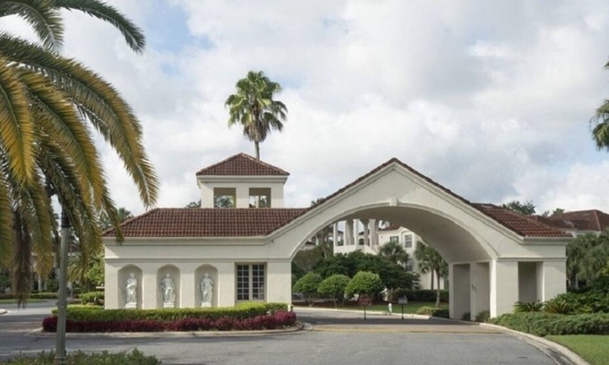 Kissimmee Villa | Disney Vacation at Star Island Resort! Sleeps 8!