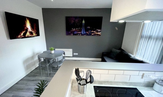 Blackpool Town Center Apartment | Ditchburn superior Apartment with spa bath