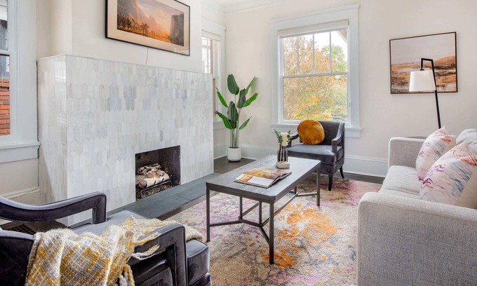 Old Fourth Ward House | Dive Inn by Minty Living