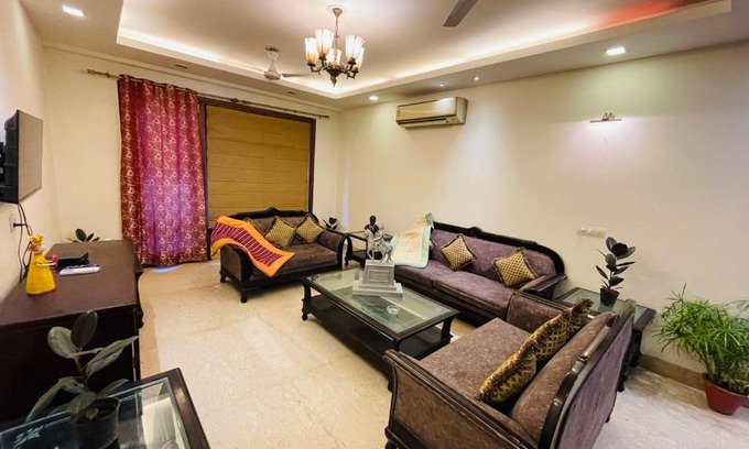 Saket Apartment | DIVINE INDIA SERVICE APARTMENT 4BHK , J-191 , SAKET
