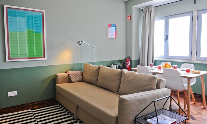 Santo Antonio Apartment | Divine Port's Wine in Lisbon by Misha's Place (2B)