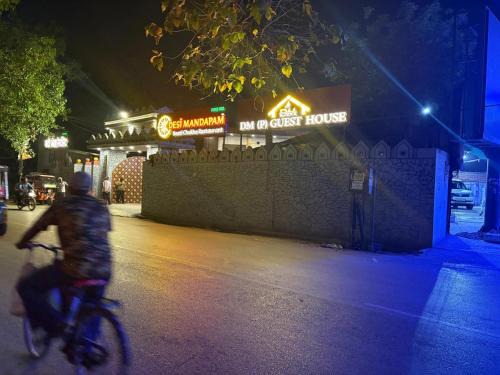 Varanasi House | Dm Paying Guest House
